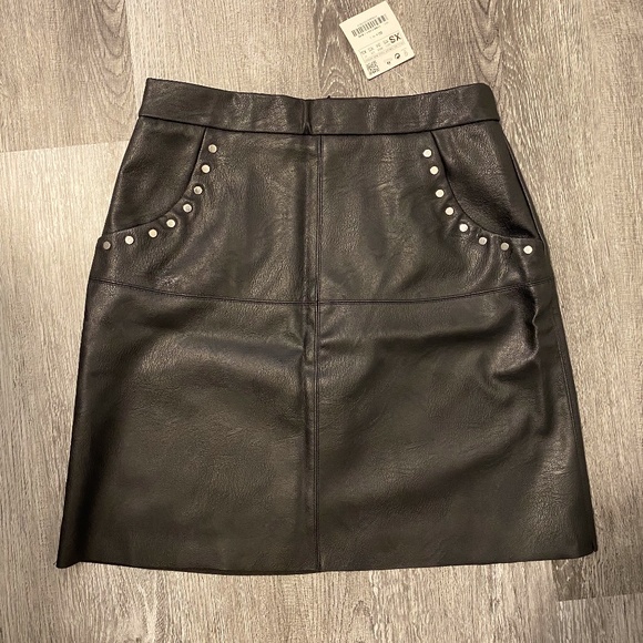 *BNWT* Zara PU skirt - Picture 1 of 3
